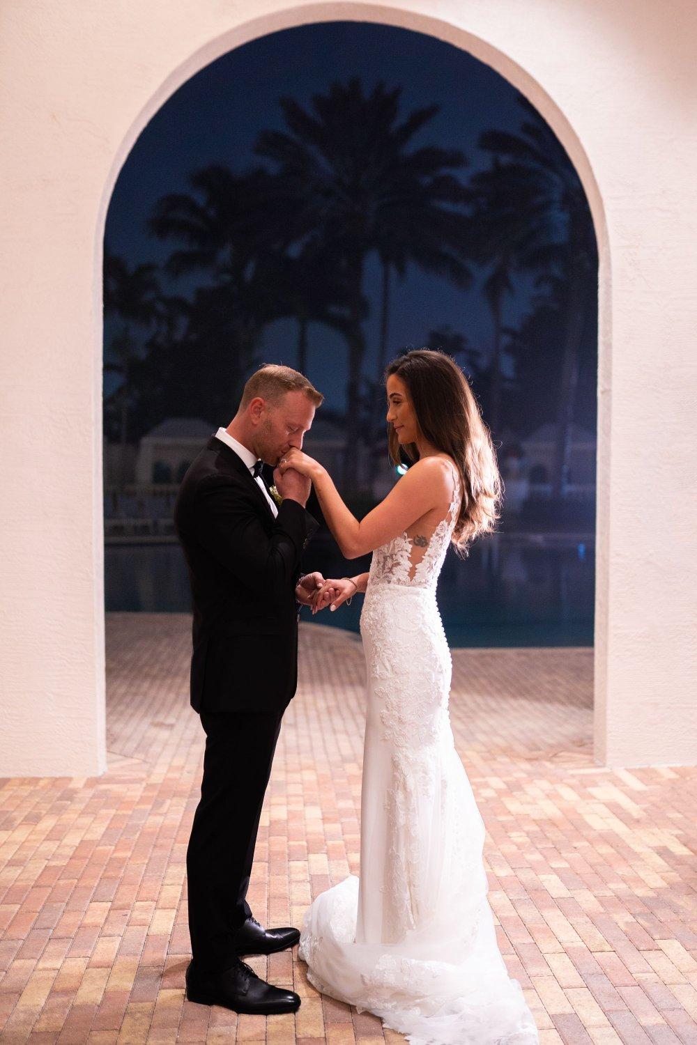 carousel-hero-element image-1