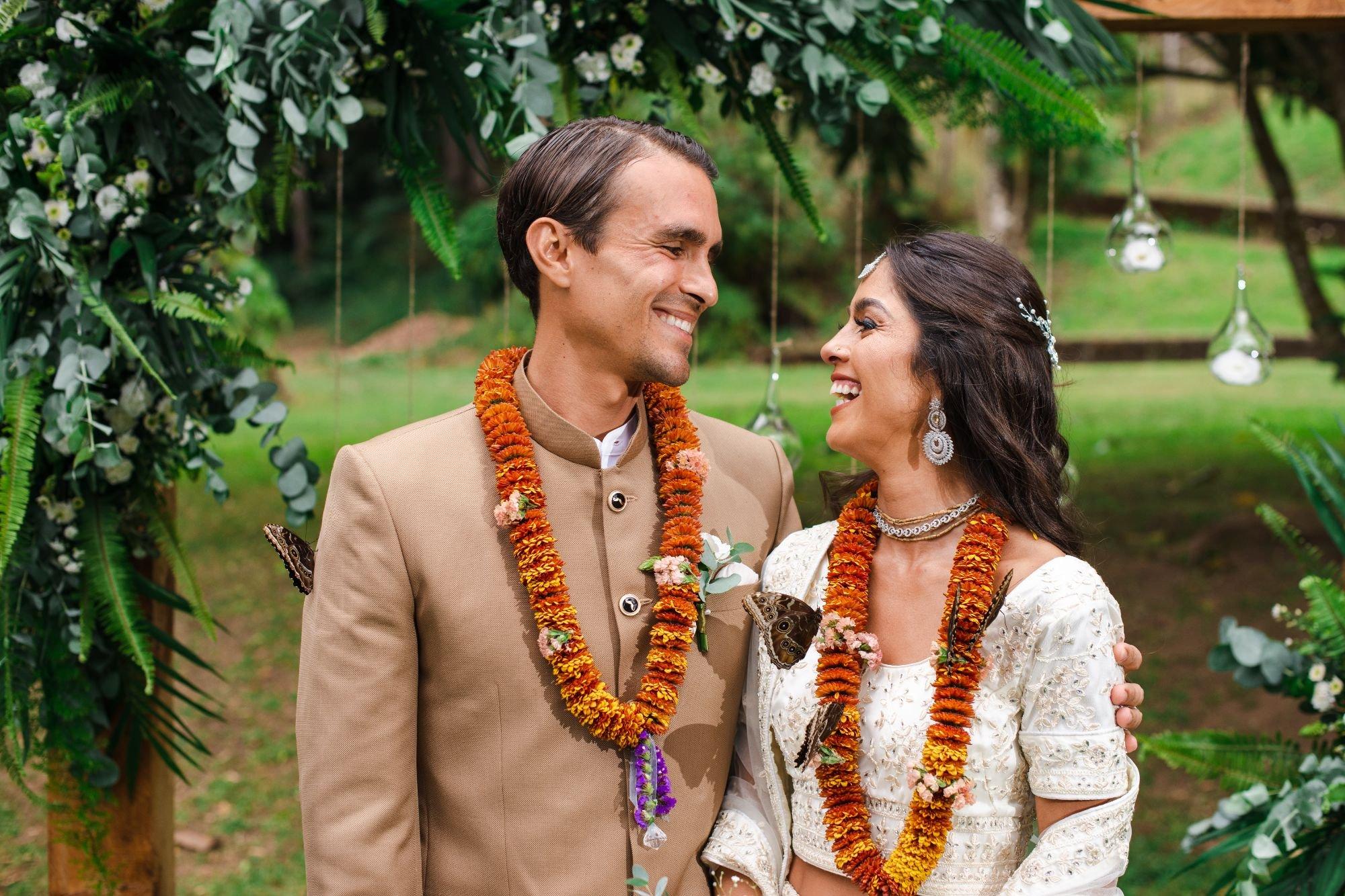 carousel-hero-element image-0