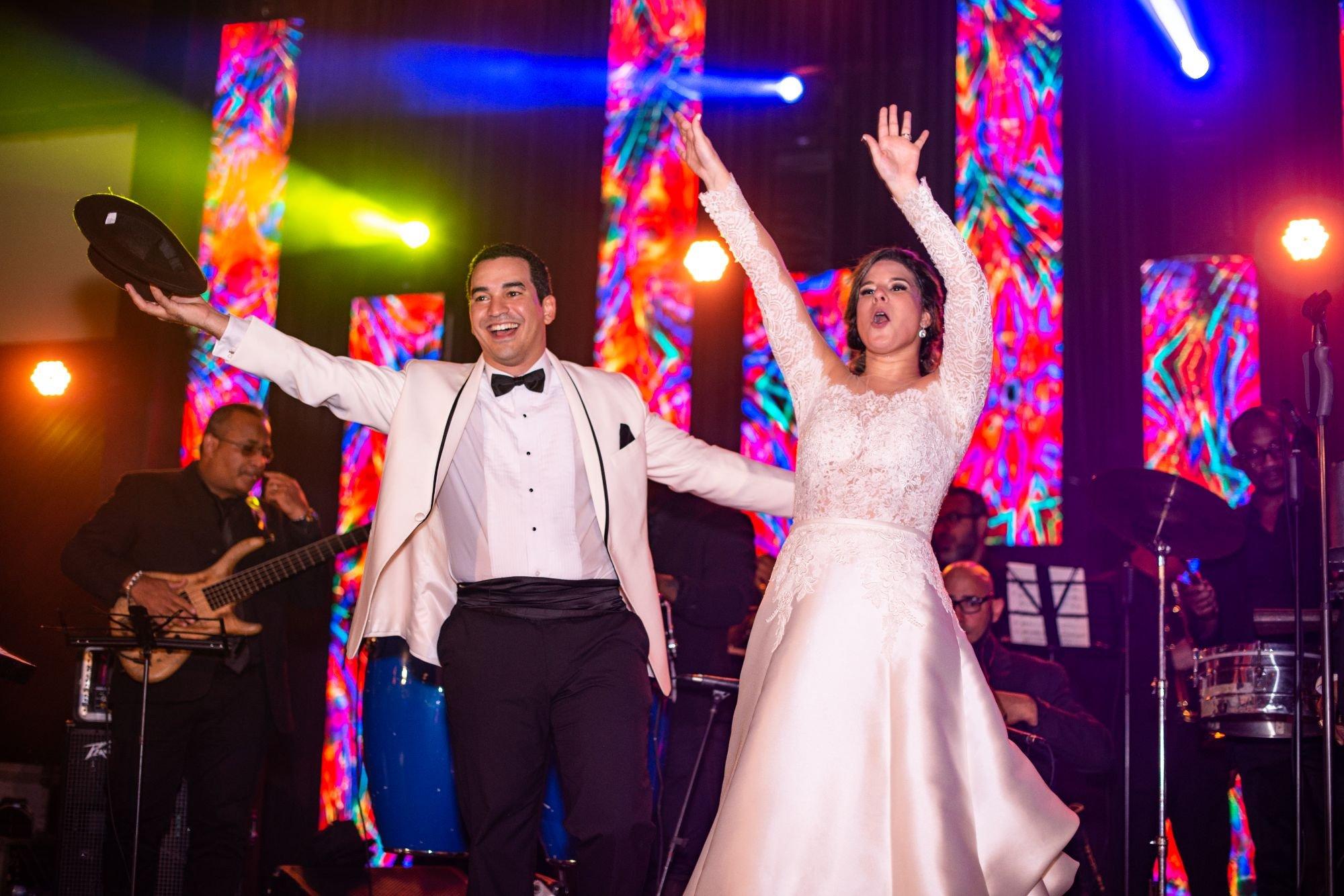 carousel-hero-element image-14