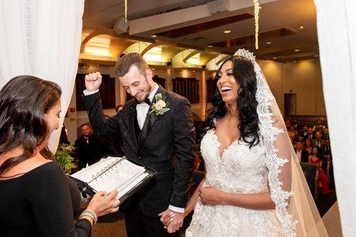 carousel-hero-element image-0